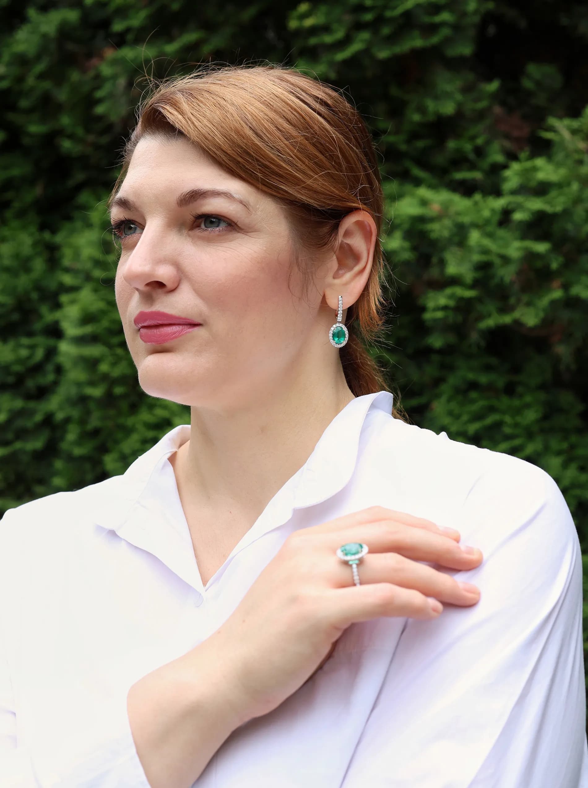 Сережки з натуральними смарагдами з білого золота Royal Emerald E29 18K